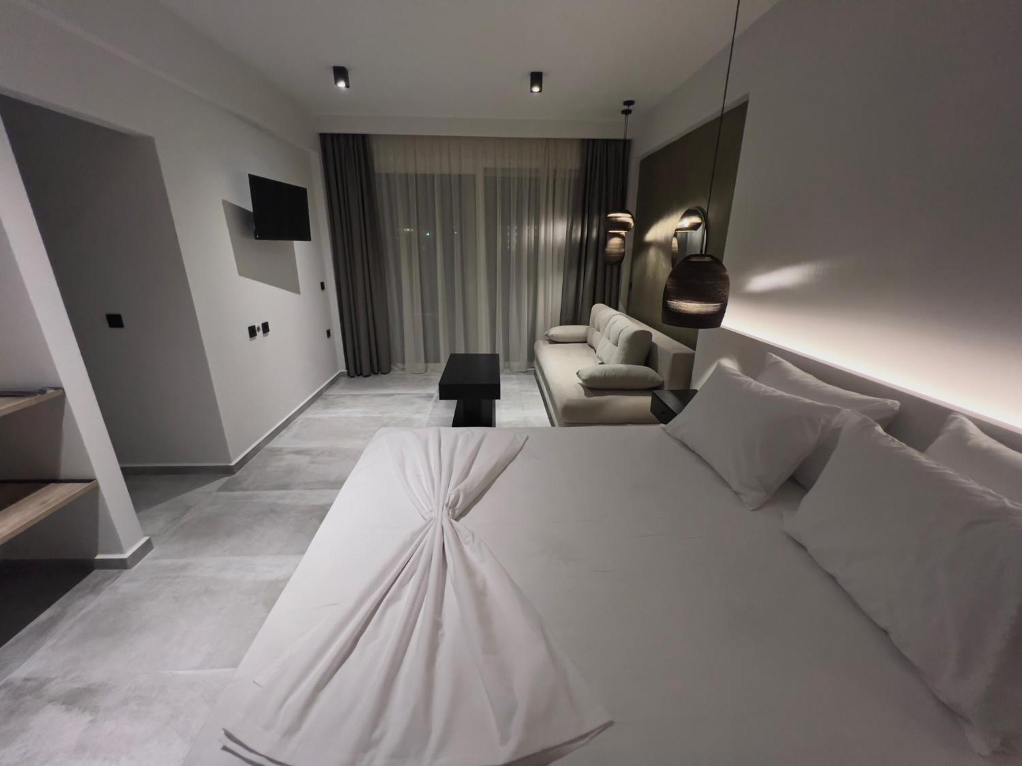 Eleonas Suites Sarti Bagian luar foto